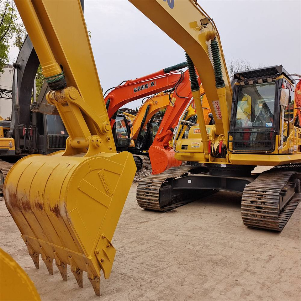 Komatsu PC 220-8 - Crawler excavator: picture 4 Komatsu PC 220-8 - Crawler excavator: picture 4