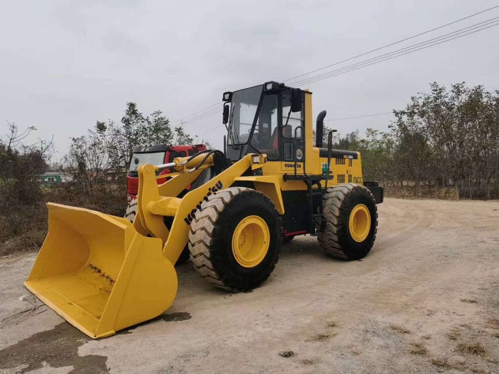 Komatsu WA 360-3 - Wheel loader: picture 5 Komatsu WA 360-3 - Wheel loader: picture 5