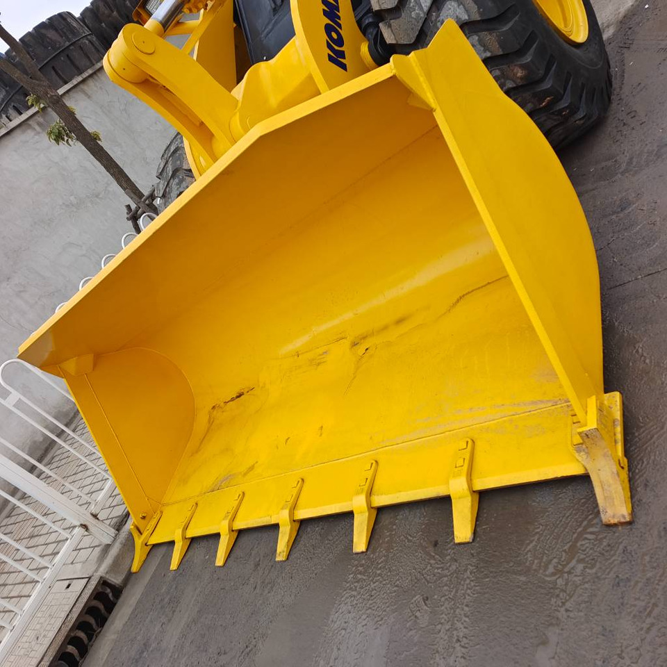 Komatsu WA 380-3 - Wheel loader: picture 3 Komatsu WA 380-3 - Wheel loader: picture 3