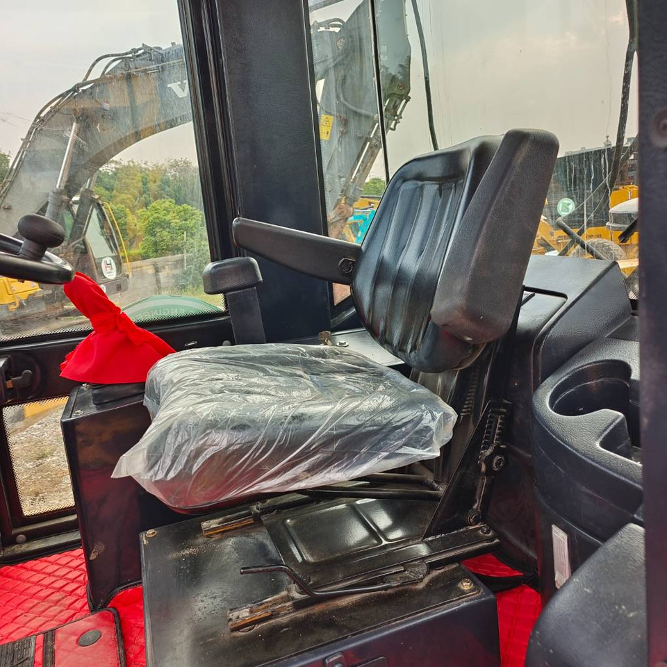 LiuGong 835H - Wheel loader: picture 5 LiuGong 835H - Wheel loader: picture 5