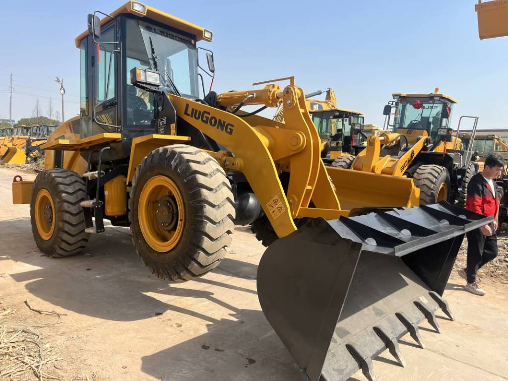 LiuGong CLG 835 - Wheel loader: picture 4 LiuGong CLG 835 - Wheel loader: picture 4