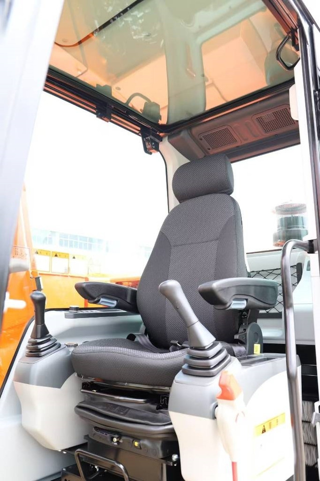 Lonking LG 6150 G4 100% brand new machine - Crawler excavator: picture 3 Lonking LG 6150 G4 100% brand new machine - Crawler excavator: picture 3