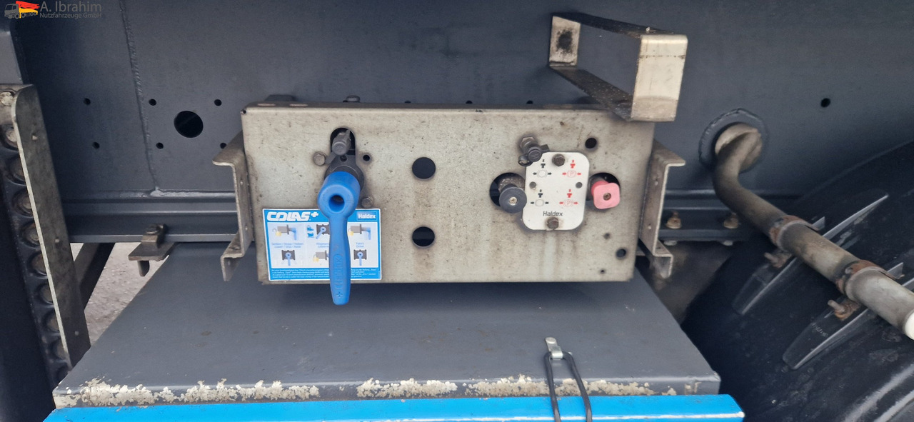 H&W 55 cbm kippmulde | Liftachse - Tipper semi-trailer: picture 3 H&W 55 cbm kippmulde | Liftachse - Tipper semi-trailer: picture 3