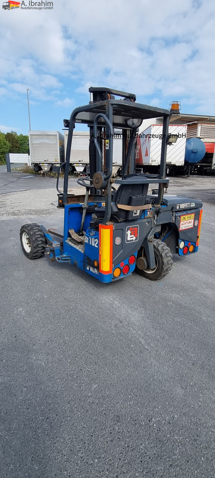 M4-25.3F Moffett Mitnahmestapler - Truck mounted forklift: picture 3 M4-25.3F Moffett Mitnahmestapler - Truck mounted forklift: picture 3