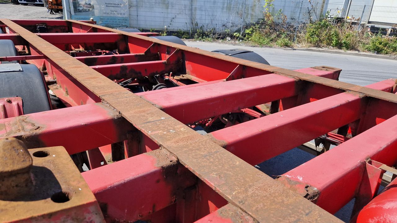 Container transporter/ Swap body semi-trailer MAFA 20.30.40. ft Containerchassis: picture 6 Container transporter/ Swap body semi-trailer MAFA 20.30.40. ft Containerchassis: picture 6