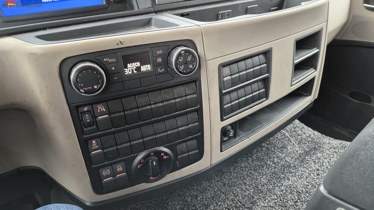 MAN 8.250 7,30 m Koffer, Navi, Topzustand - Box van: picture 3 MAN 8.250 7,30 m Koffer, Navi, Topzustand - Box van: picture 3