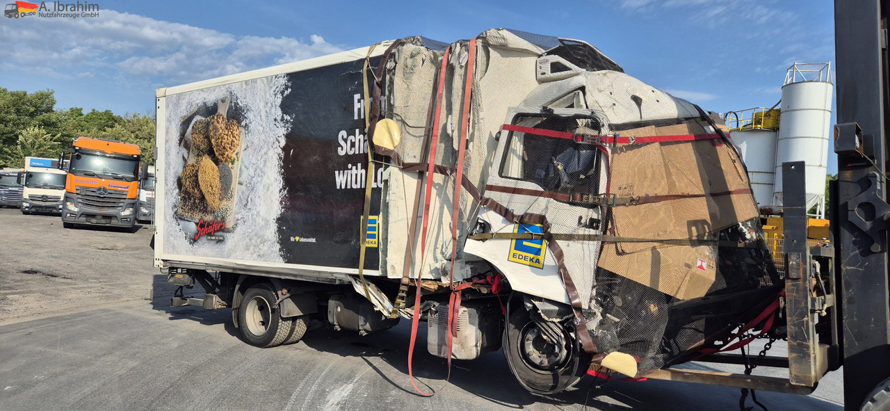 MAN TGL 8.160 4x2 Brotkoffer mit Kühlfach nicht fahrbereit ! nicht rollfähig - Refrigerated van: picture 1 MAN TGL 8.160 4x2 Brotkoffer mit Kühlfach nicht fahrbereit ! nicht rollfähig - Refrigerated van: picture 1