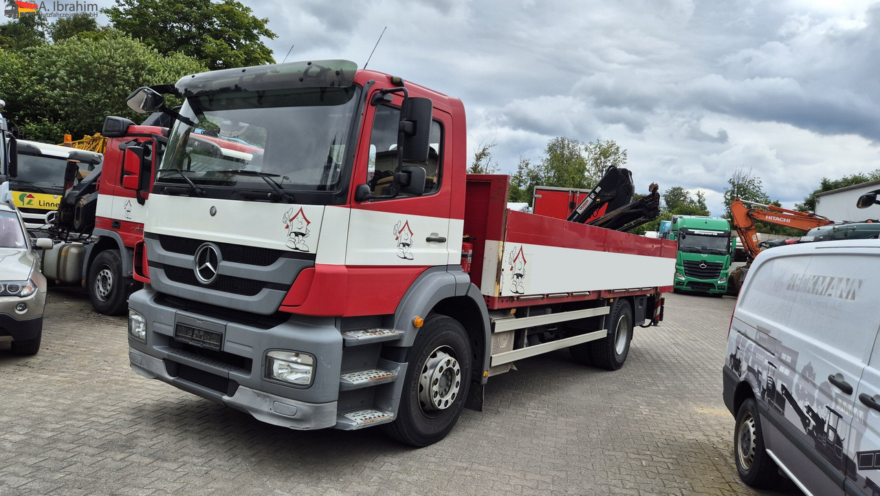 Mercedes-Benz 1829L mit Kran HIAB 111 Hiduo , Funk FB - Dropside/ Flatbed truck, Crane truck: picture 1 Mercedes-Benz 1829L mit Kran HIAB 111 Hiduo , Funk FB - Dropside/ Flatbed truck, Crane truck: picture 1