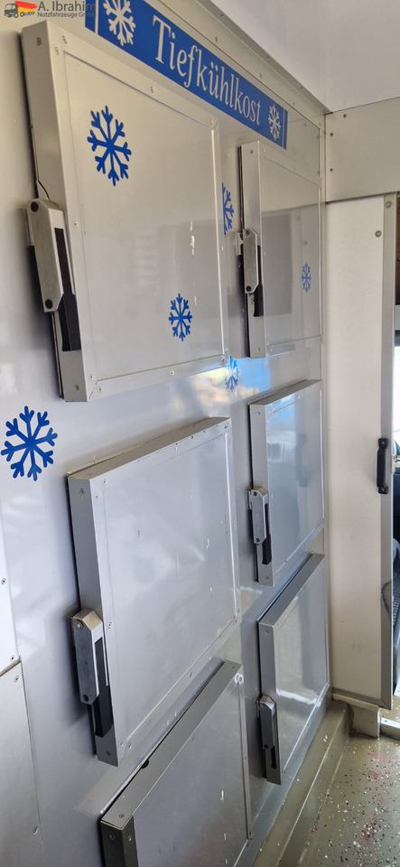 Mercedes-Benz 413 CDI Tiefkühlfächer, autom. Verkaufsklappe Basis ist ok - Refrigerated van: picture 5 Mercedes-Benz 413 CDI Tiefkühlfächer, autom. Verkaufsklappe Basis ist ok - Refrigerated van: picture 5