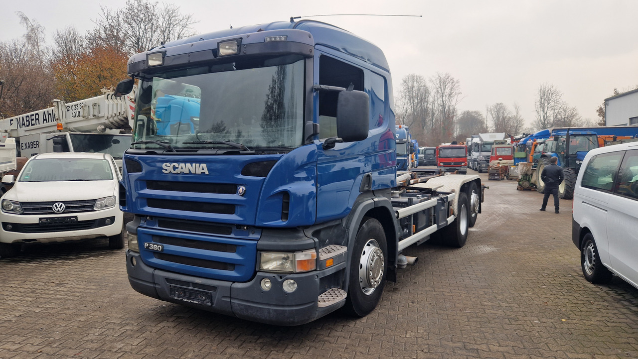 Scania P380 VDL Haken Lenk-Liftachse - Hook lift truck: picture 1 Scania P380 VDL Haken Lenk-Liftachse - Hook lift truck: picture 1