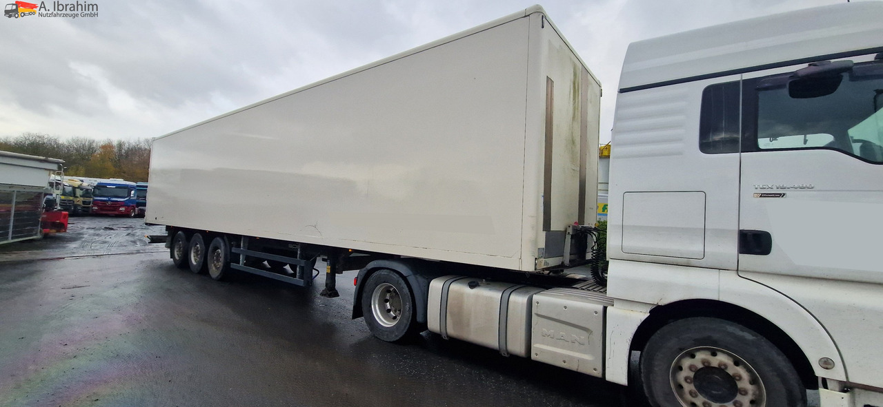 Spier 3 achs Koffer, Liftachse - Closed box semi-trailer: picture 1 Spier 3 achs Koffer, Liftachse - Closed box semi-trailer: picture 1