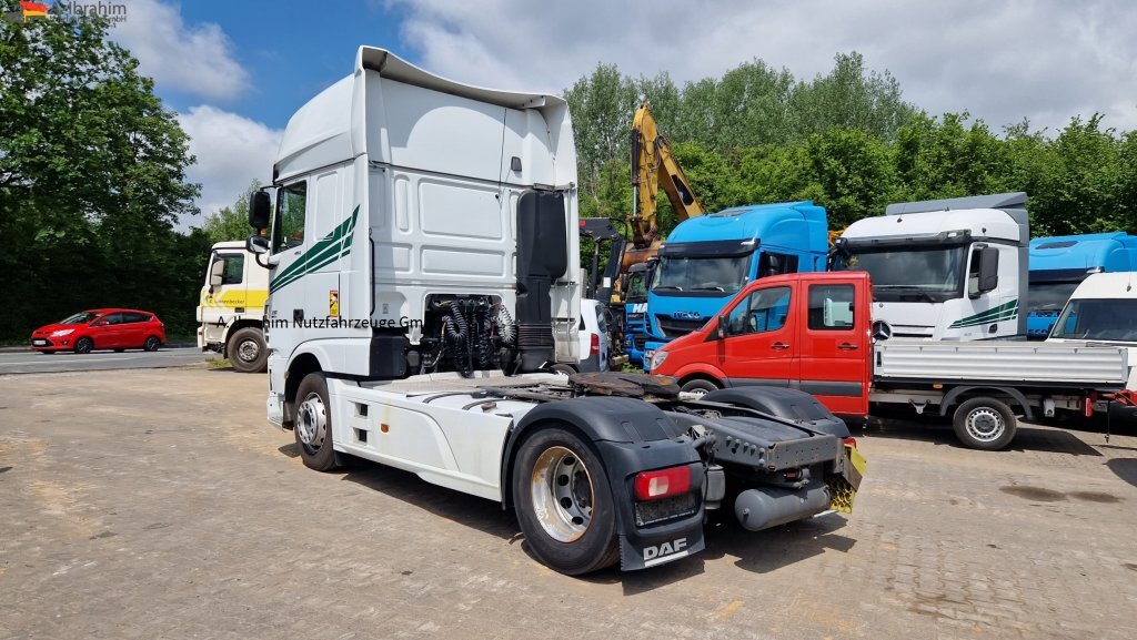 Tractor unit Daf XF460 Superspacecab, 2x Tank, Retarder: picture 11