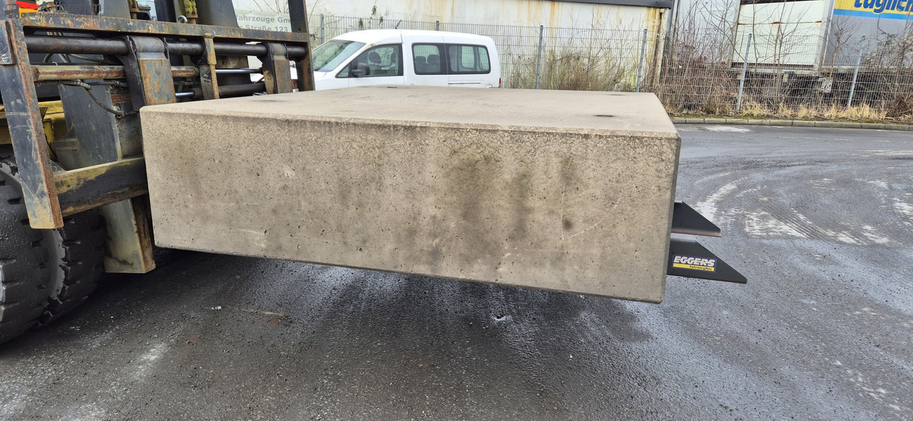 Tractor unit Mercedes-Benz Kontergewicht für SZM 8000 - 9000 kg mehr als 10 Stck.: picture 15