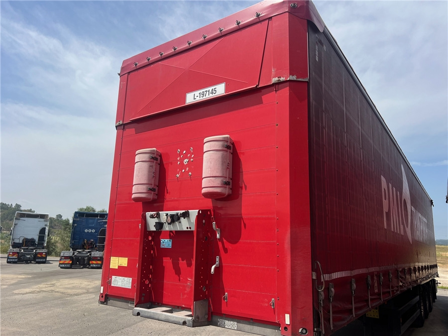 SCHMITZ CARGOBULL SCB-S3T TETO ELEVAR - Curtainsider semi-trailer: picture 4 SCHMITZ CARGOBULL SCB-S3T TETO ELEVAR - Curtainsider semi-trailer: picture 4