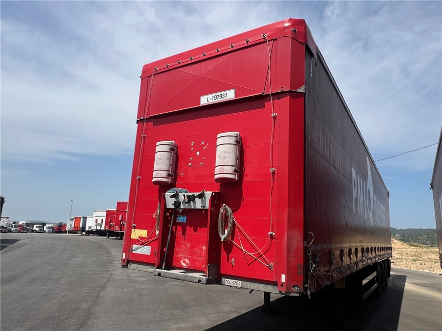 SCHMITZ CARGOBULL SCB-S3T TETO ELEVAR - Curtainsider semi-trailer: picture 1 SCHMITZ CARGOBULL SCB-S3T TETO ELEVAR - Curtainsider semi-trailer: picture 1