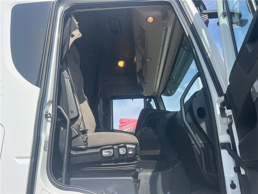 Leasing of Iveco AS440S46T/P Iveco AS440S46T/P: picture 13 Leasing of Iveco AS440S46T/P Iveco AS440S46T/P: picture 13