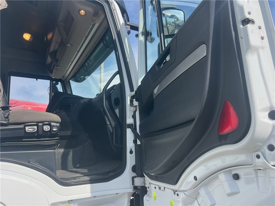 Leasing of Iveco AS440S46T/P Iveco AS440S46T/P: picture 12 Leasing of Iveco AS440S46T/P Iveco AS440S46T/P: picture 12