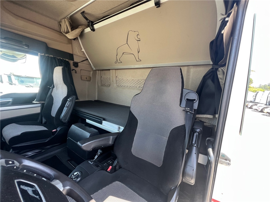 Tractor unit MAN TGX 18.460: picture 14