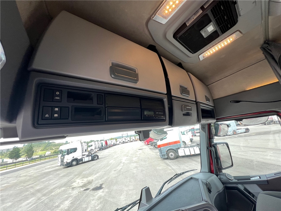 Tractor unit Renault T480: picture 17