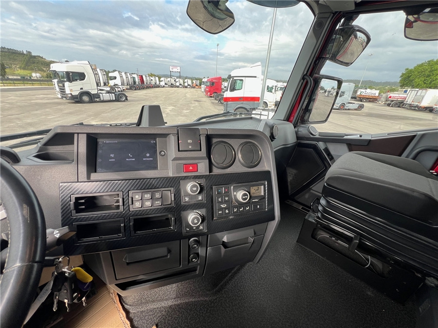 Tractor unit Renault T480: picture 18
