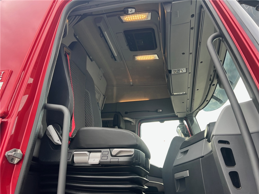Tractor unit Renault T480: picture 12