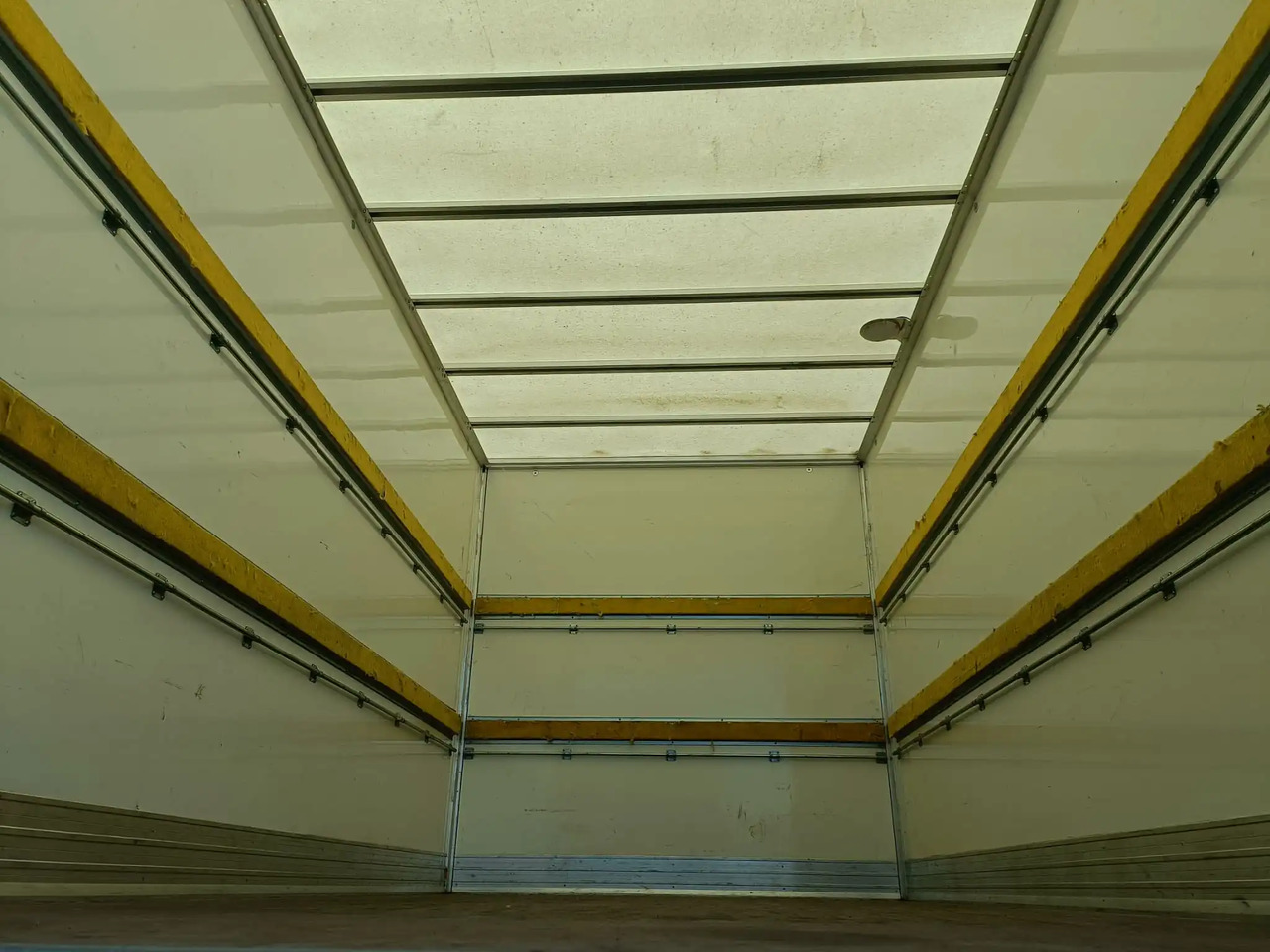 FURGONATURA BOX IDEALE PER IVECO DAILY - Swap body - box: picture 3 FURGONATURA BOX IDEALE PER IVECO DAILY - Swap body - box: picture 3