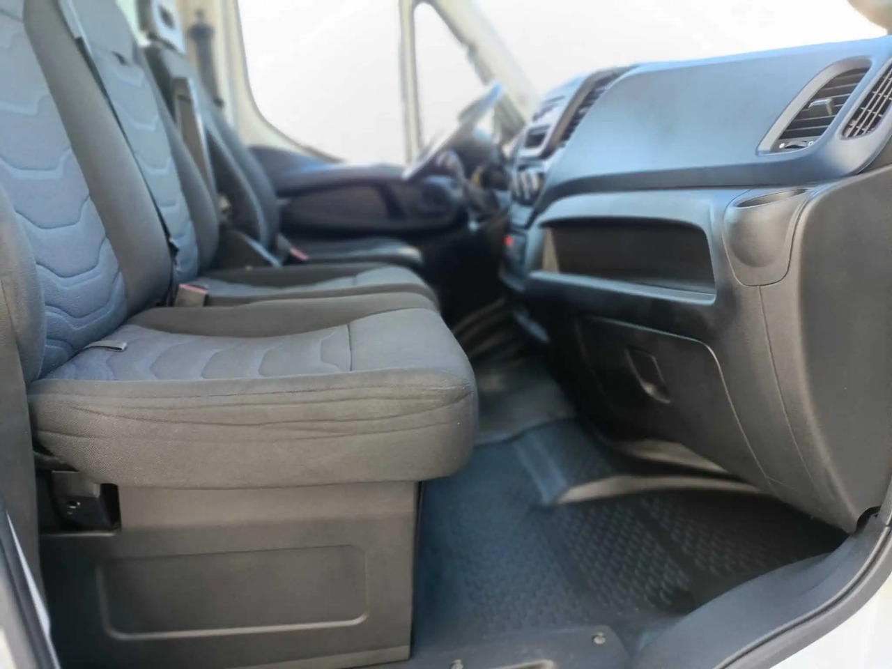 Refrigerator truck IVECO DAILY 60C18 FRCX ATP 06/2024: picture 13
