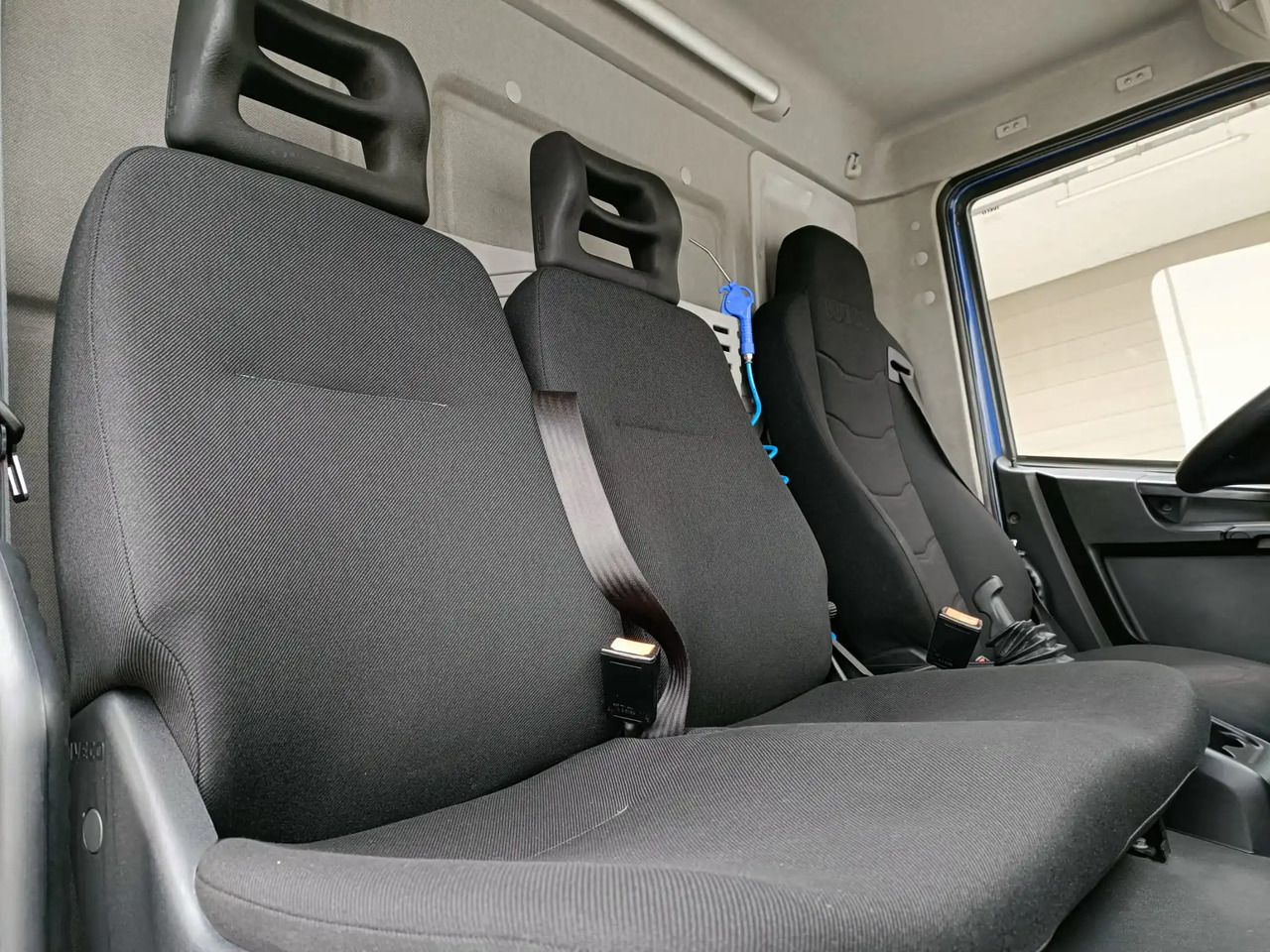 IVECO EUROCARGO 120E22P - Cab chassis truck: picture 3 IVECO EUROCARGO 120E22P - Cab chassis truck: picture 3