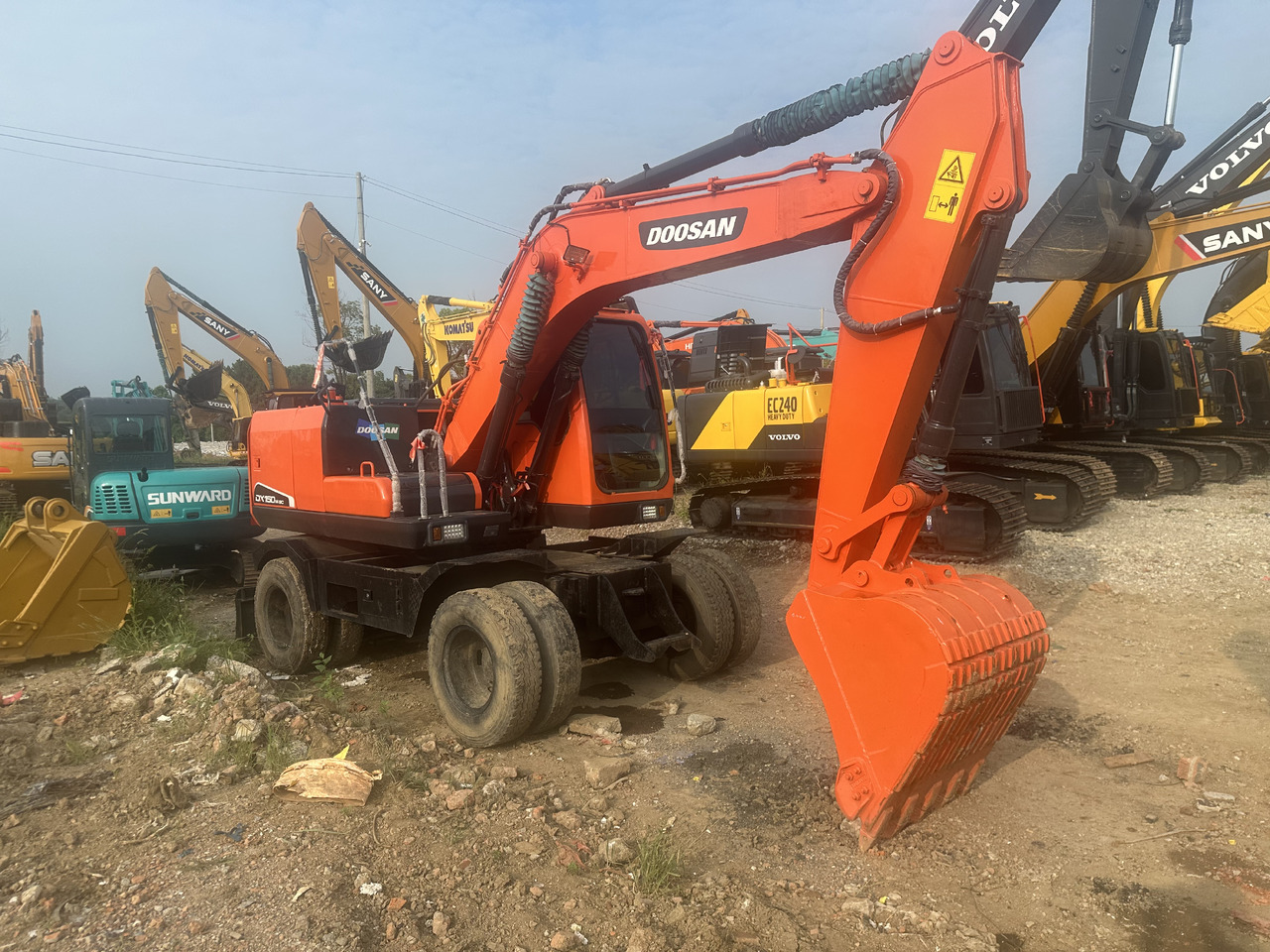 Doosan DX150W-9C - Wheel excavator: picture 2 Doosan DX150W-9C - Wheel excavator: picture 2