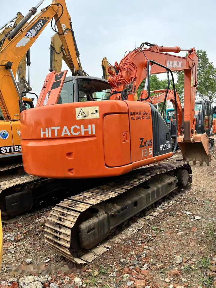 Hitachi ZX135 - Crawler excavator: picture 1 Hitachi ZX135 - Crawler excavator: picture 1