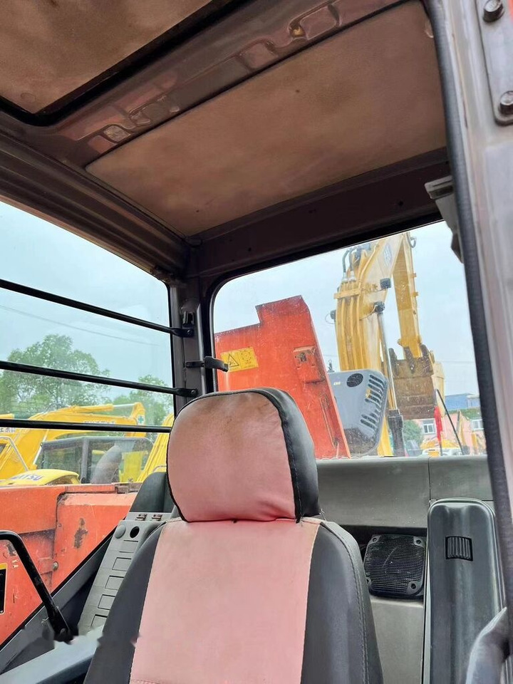 Hitachi ZX135 - Crawler excavator: picture 3 Hitachi ZX135 - Crawler excavator: picture 3