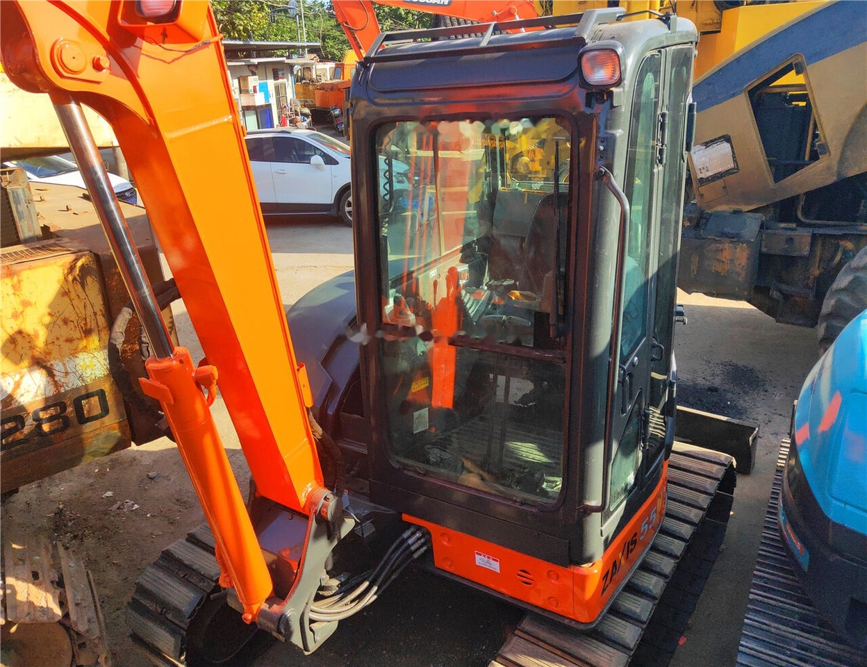 Mini excavator Hitachi ZX55: picture 7