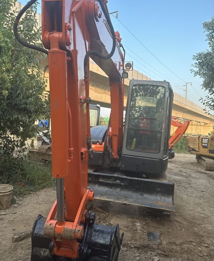 Hitachi ZX55 - Mini excavator: picture 4 Hitachi ZX55 - Mini excavator: picture 4