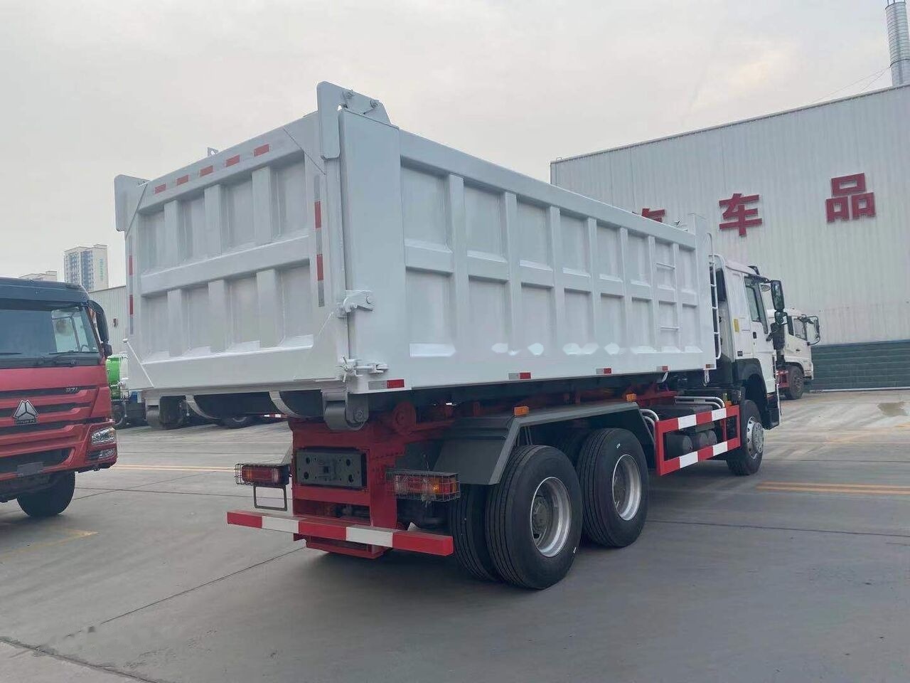 Howo 371 - Tipper: picture 3 Howo 371 - Tipper: picture 3