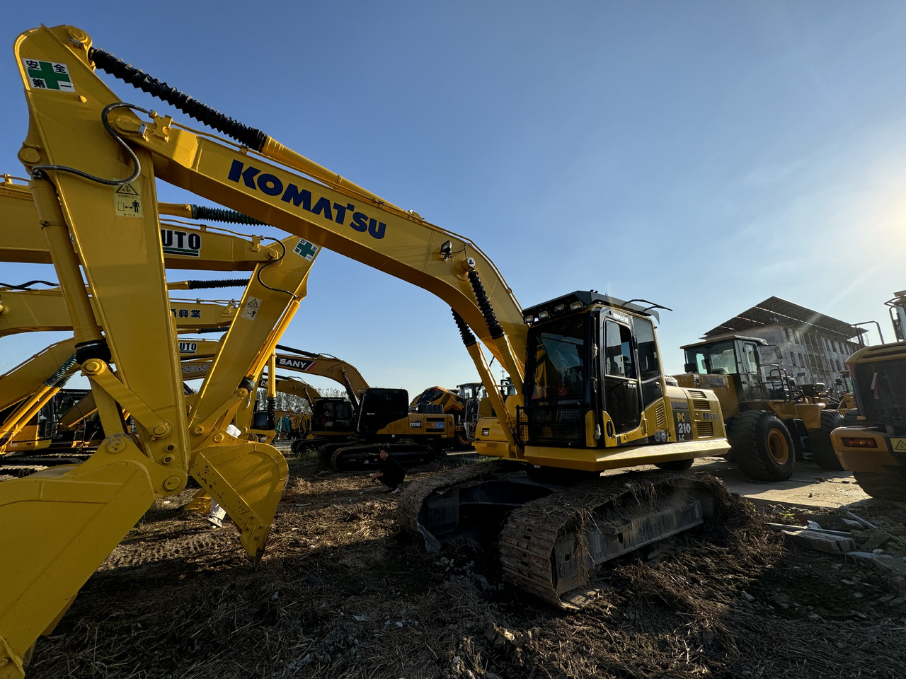 Komatsu PC210-8 - Crawler excavator: picture 4 Komatsu PC210-8 - Crawler excavator: picture 4