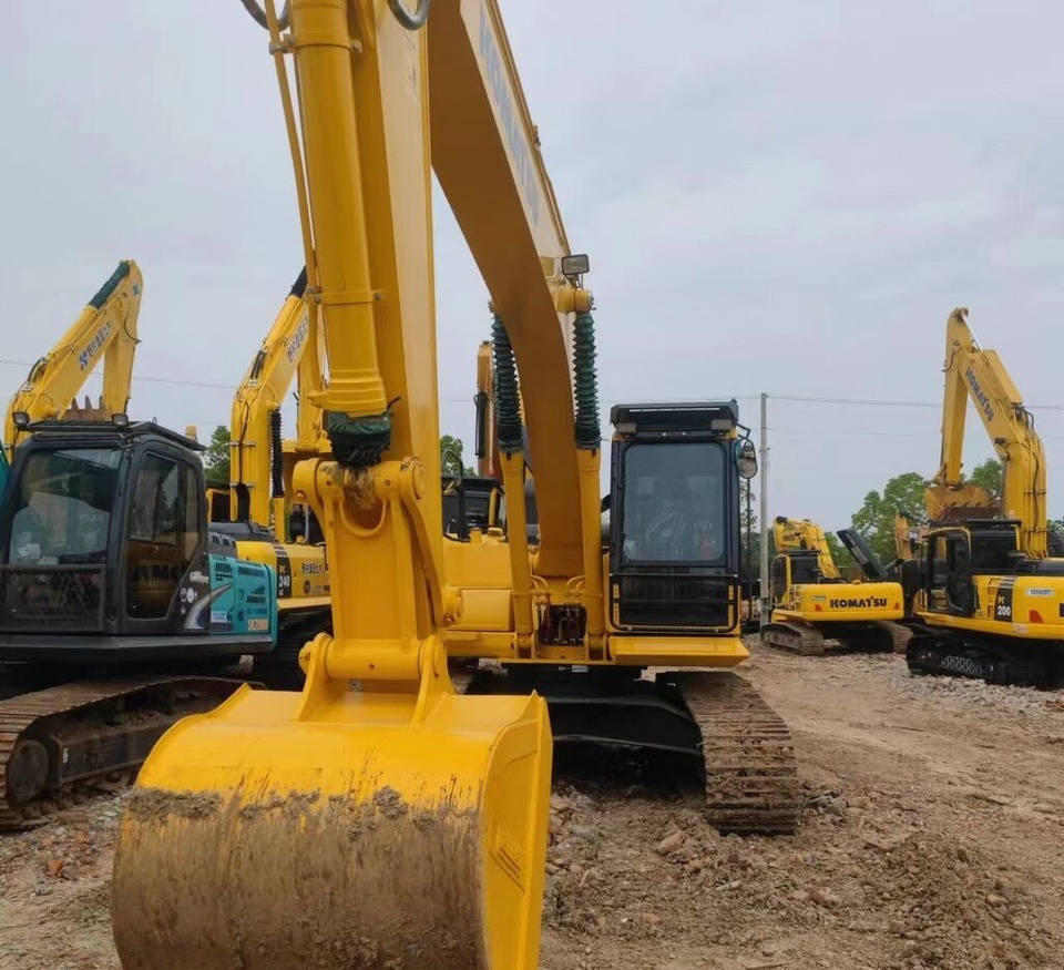 Crawler excavator Komatsu PC220-8: picture 9 Crawler excavator Komatsu PC220-8: picture 9