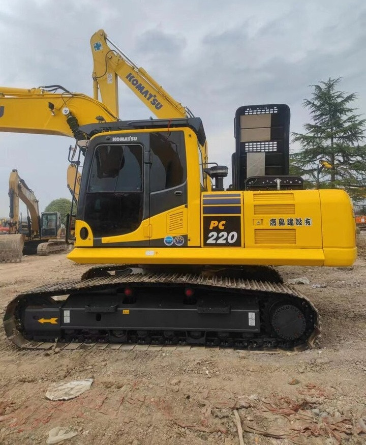 Komatsu PC220-8 - Crawler excavator: picture 1 Komatsu PC220-8 - Crawler excavator: picture 1