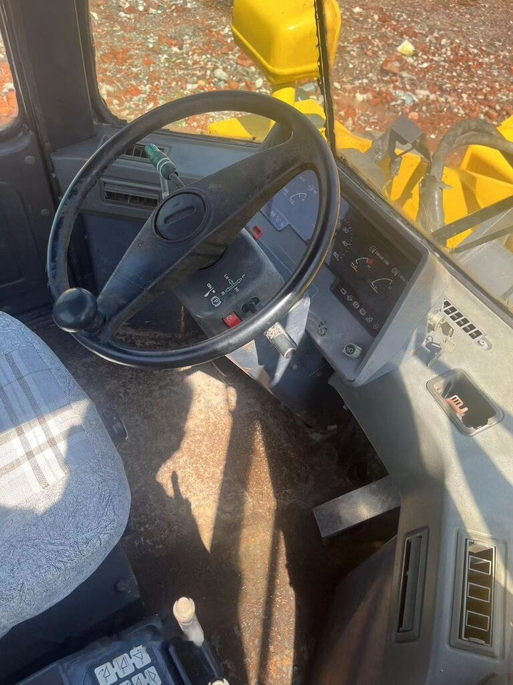 Komatsu WA380 - Wheel loader: picture 4 Komatsu WA380 - Wheel loader: picture 4