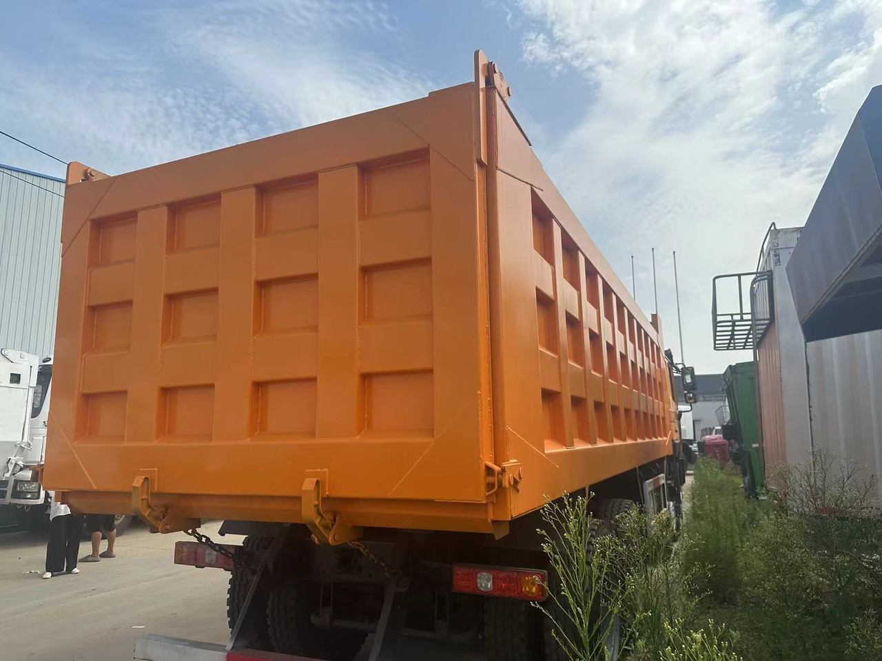 Shacman F3000 8x4 - Tipper: picture 4 Shacman F3000 8x4 - Tipper: picture 4