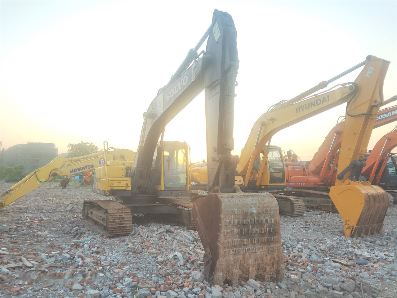 Crawler excavator Volvo EC210BLC: picture 8