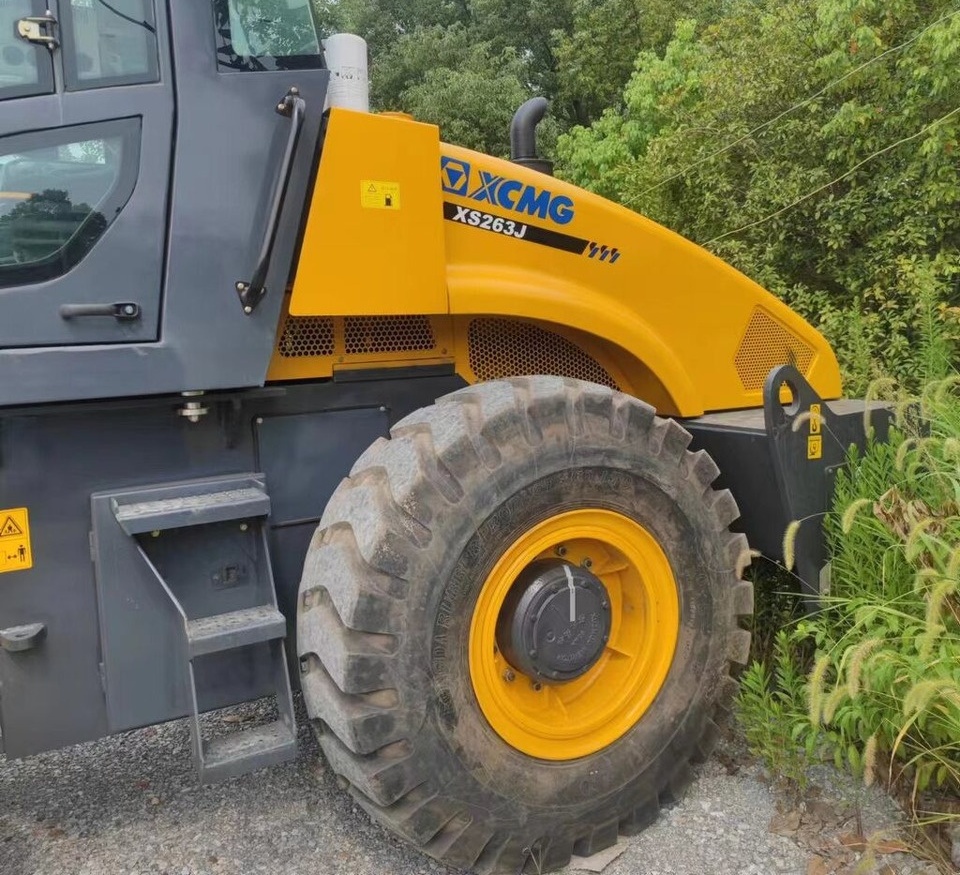 XCMG XS263J - Compactor: picture 4 XCMG XS263J - Compactor: picture 4
