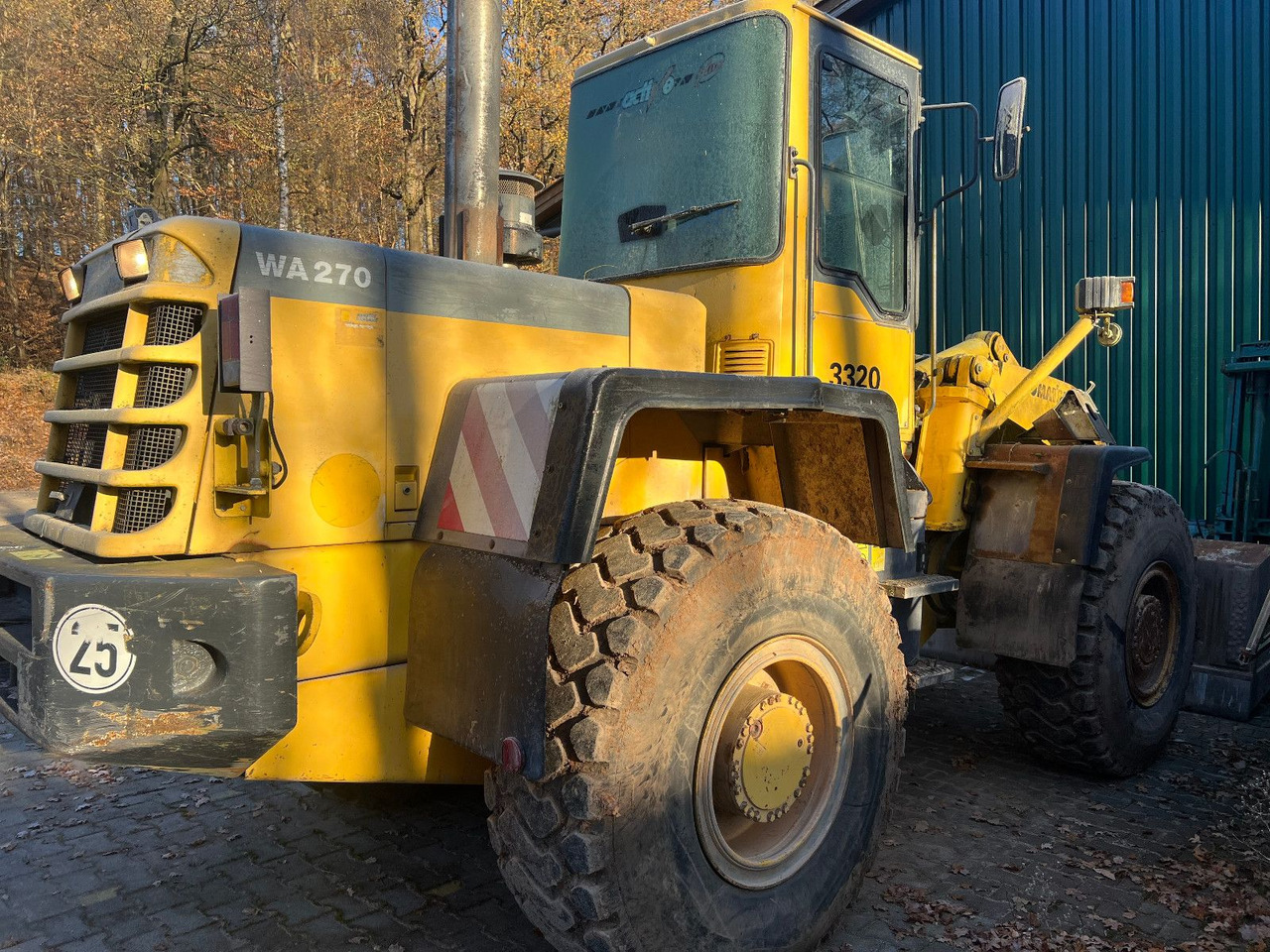 Komatsu WA 270 - Wheel loader: picture 1 Komatsu WA 270 - Wheel loader: picture 1