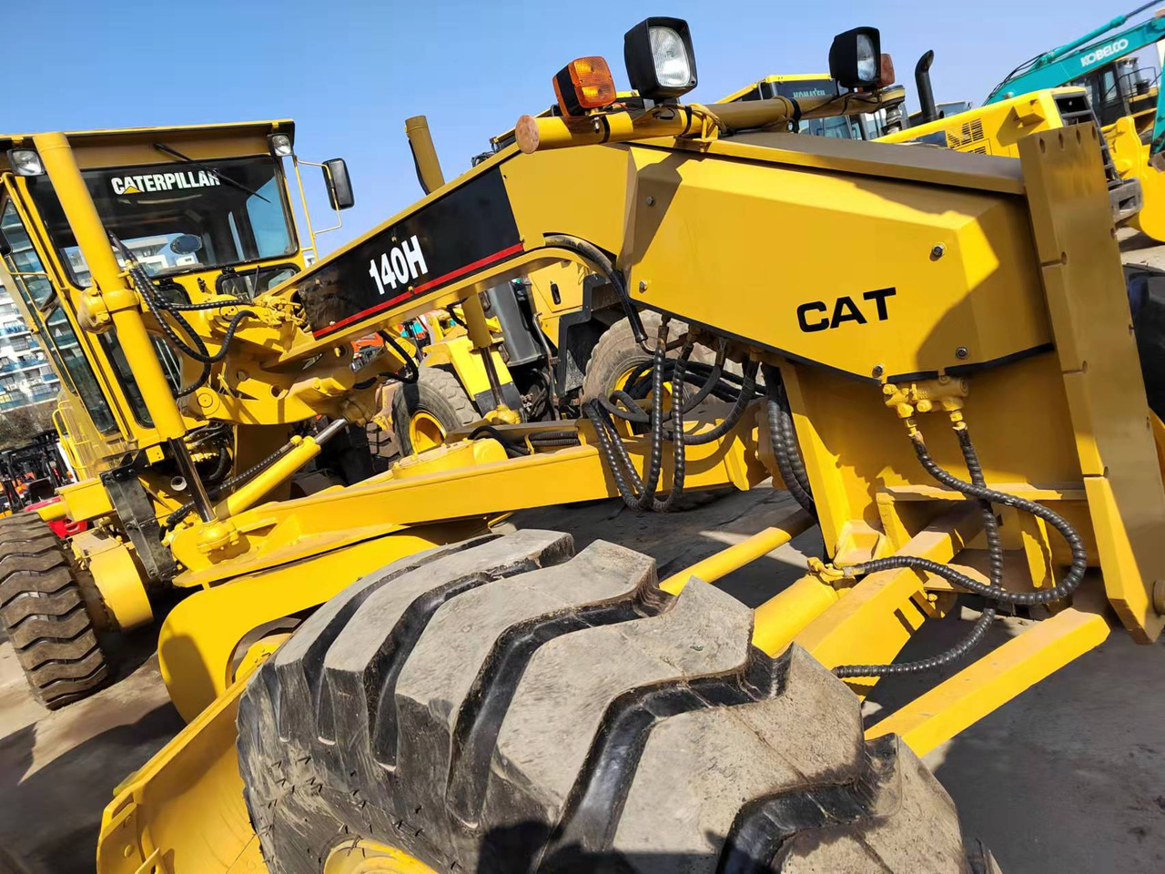 CATERPILLAR 140H - Grader: picture 4 CATERPILLAR 140H - Grader: picture 4