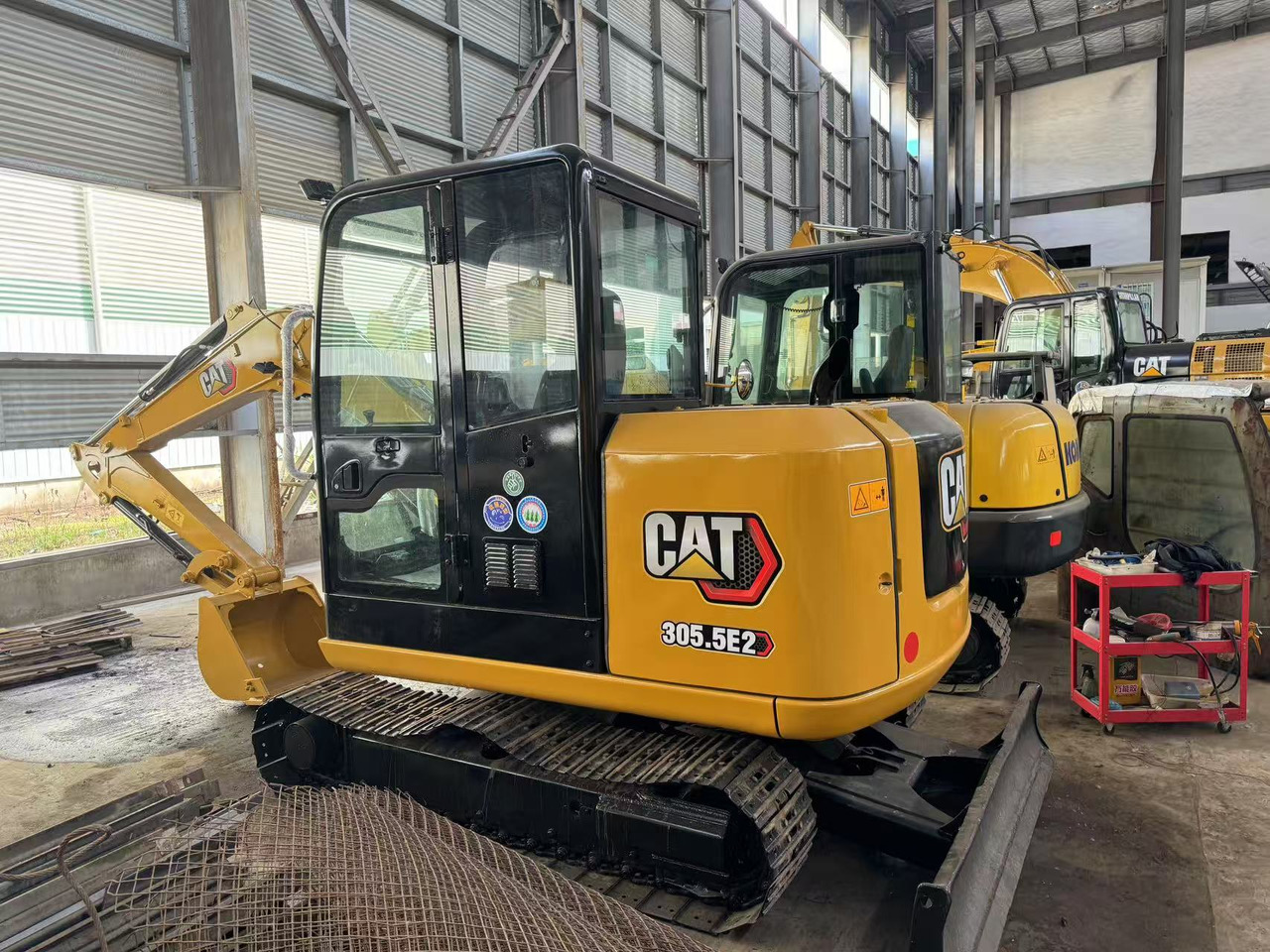 Mini excavator CATERPILLAR 305.5E2: picture 6