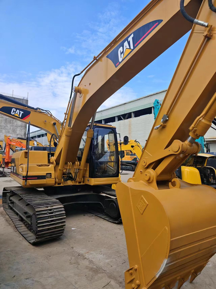 CATERPILLAR 320BL - Crawler excavator: picture 4 CATERPILLAR 320BL - Crawler excavator: picture 4