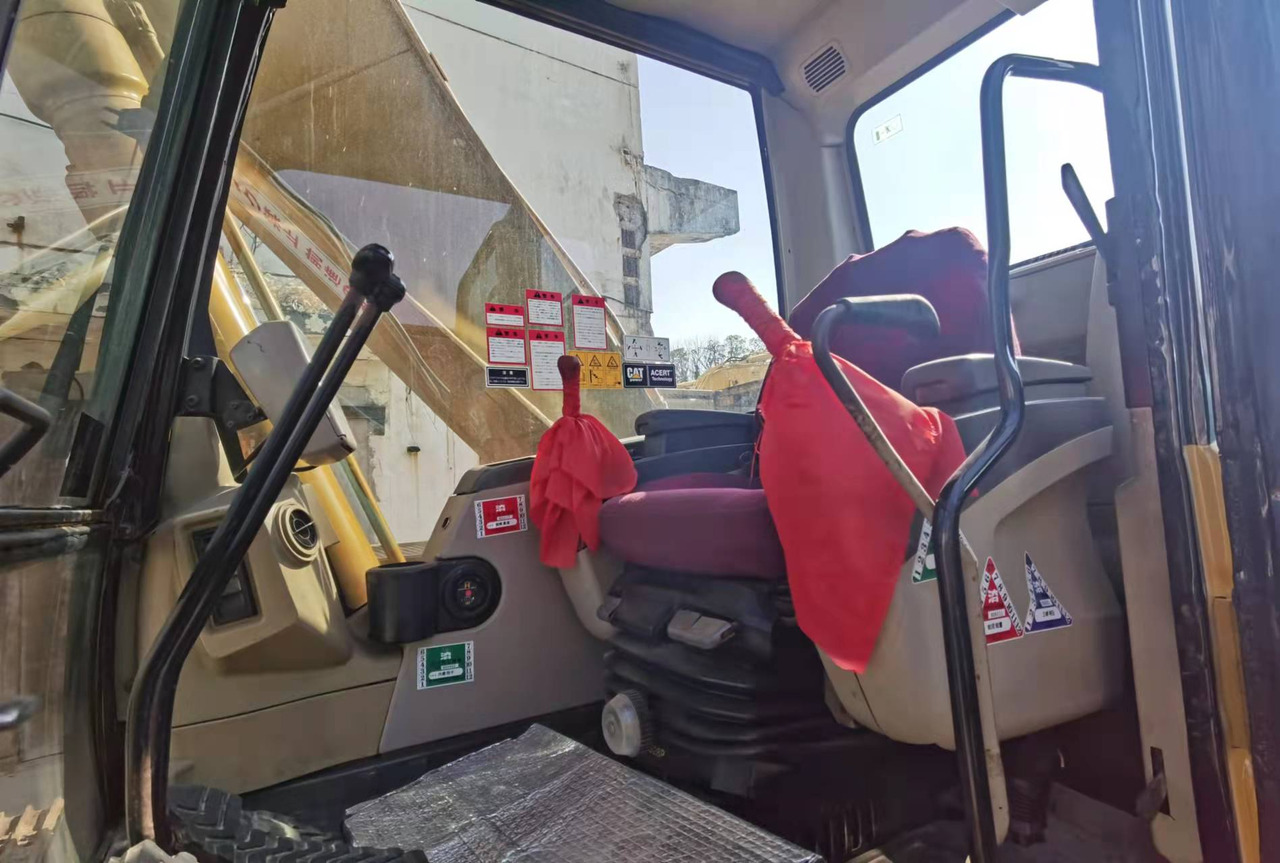 CATERPILLAR 320C - Crawler excavator: picture 2 CATERPILLAR 320C - Crawler excavator: picture 2