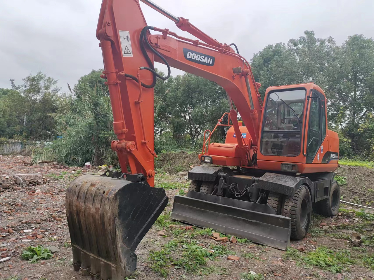 DOOSAN DH150W-7 - Wheel excavator: picture 2 DOOSAN DH150W-7 - Wheel excavator: picture 2