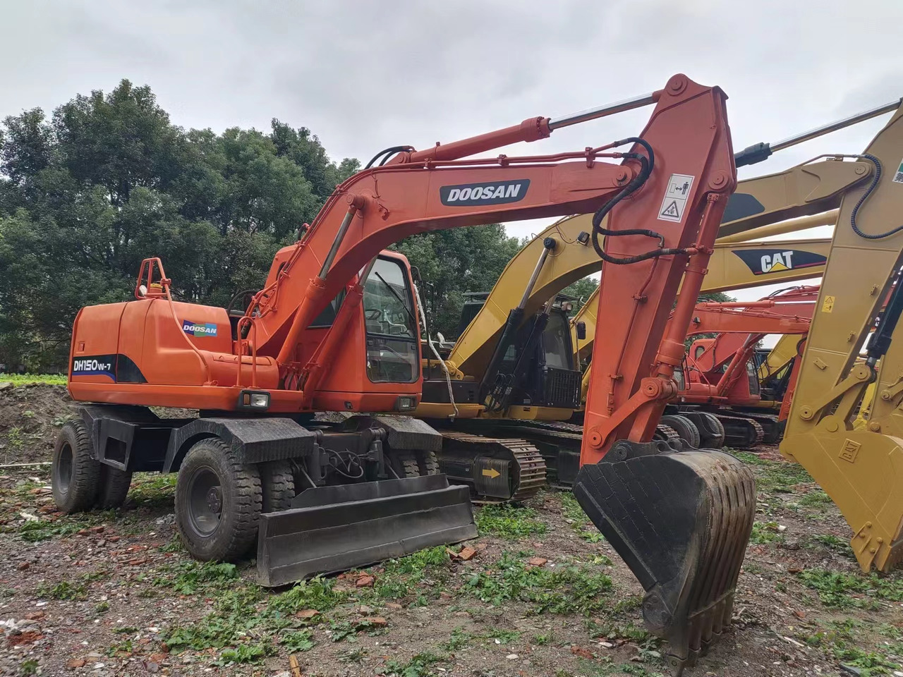 DOOSAN DH150W-7 - Wheel excavator: picture 1 DOOSAN DH150W-7 - Wheel excavator: picture 1