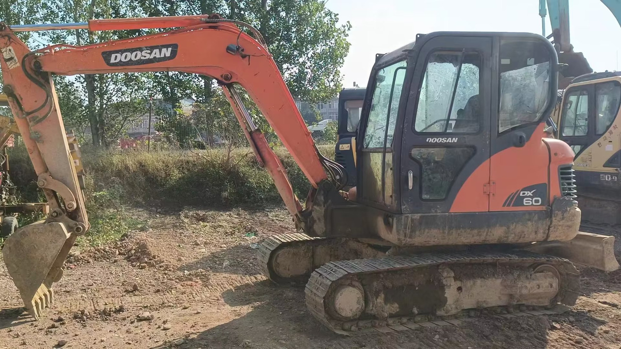 DOOSAN dx60 - Mini excavator: picture 1 DOOSAN dx60 - Mini excavator: picture 1