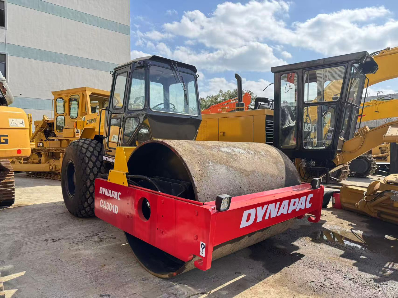 DYNAPAC CA301D - Road roller: picture 1 DYNAPAC CA301D - Road roller: picture 1